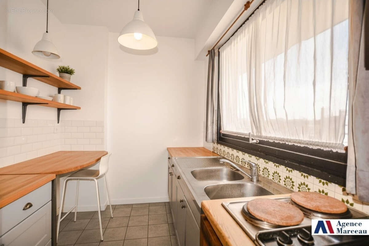 Appartement à COURBEVOIE