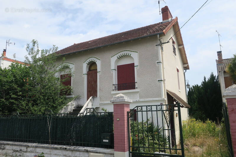 Maison à MONTLUCON