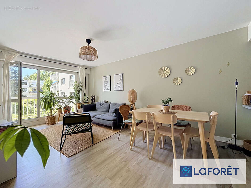 Appartement à LE PLESSIS-TREVISE