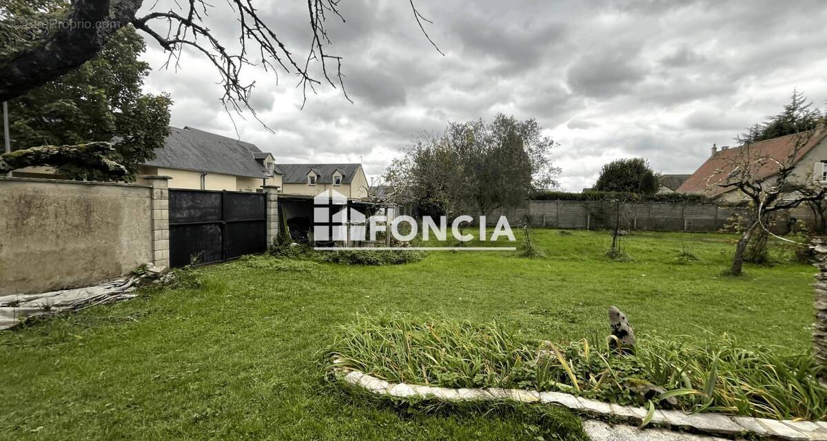 Terrain à JOUE-LES-TOURS