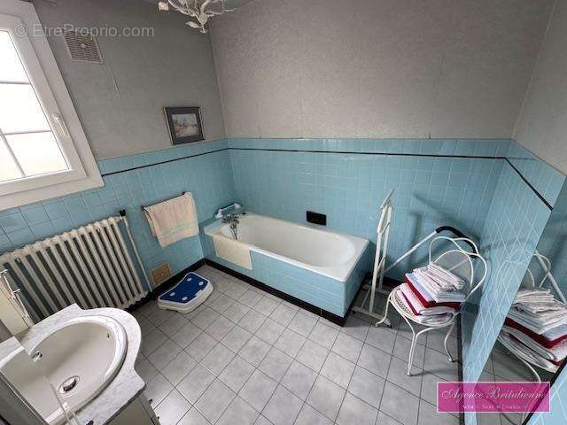 Maison 198 m² à Breteuil  - photo 5