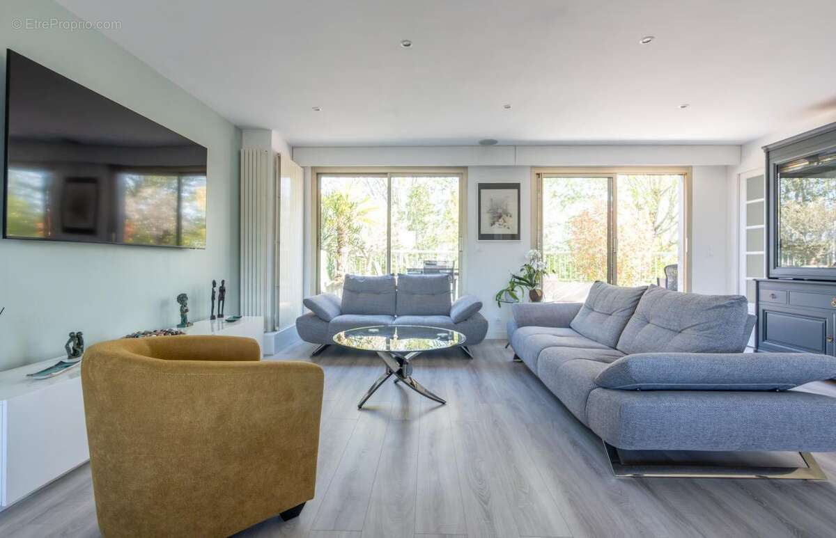 Appartement à SAINT-MAUR-DES-FOSSES