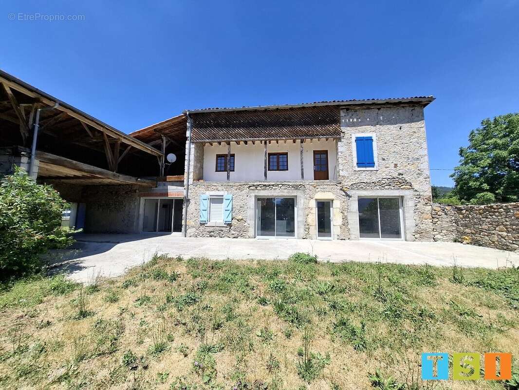 Maison à LABROQUERE
