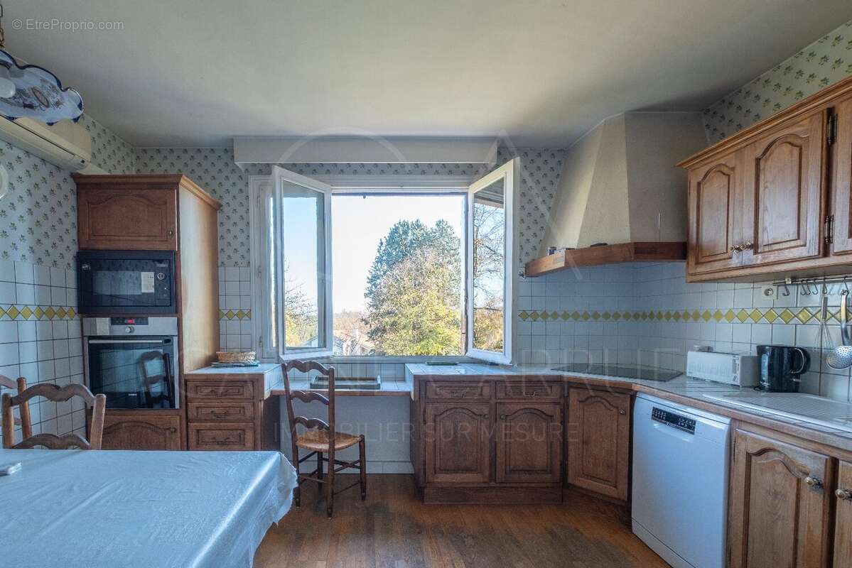 Maison à TASSIN-LA-DEMI-LUNE