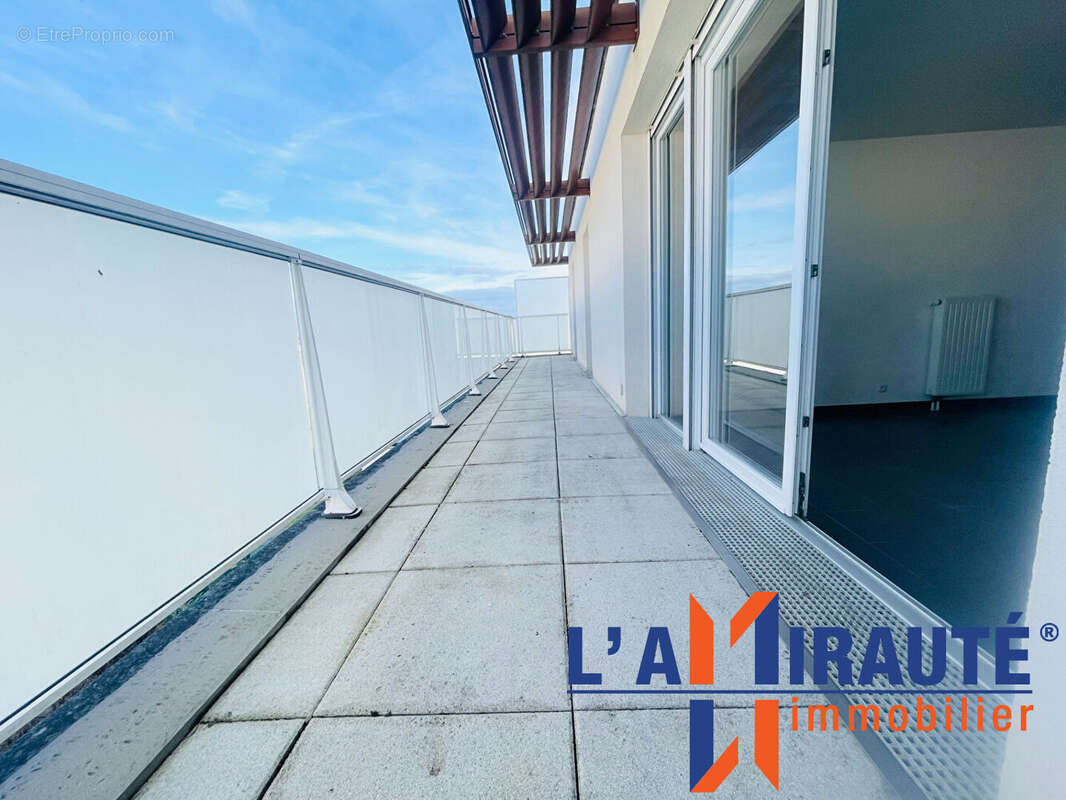 Appartement à SARTROUVILLE