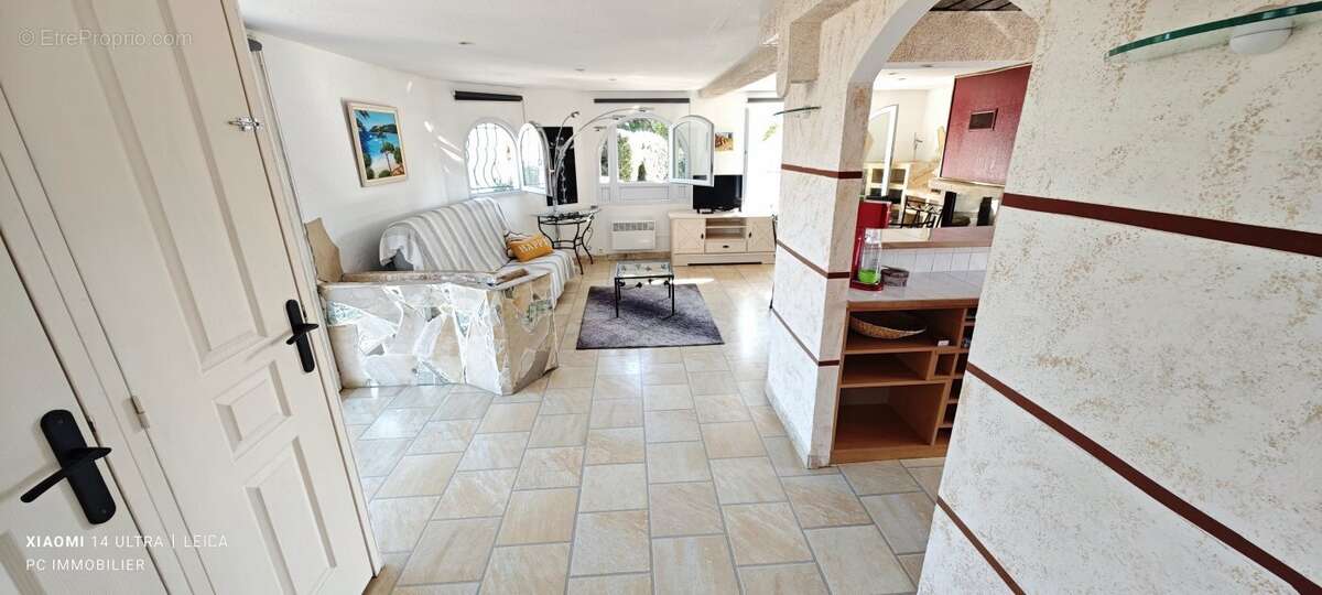 Maison à ROQUEBRUNE-SUR-ARGENS