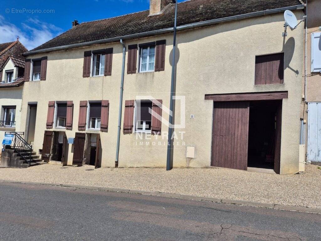 Maison à SAINT-LEGER-SUR-DHEUNE