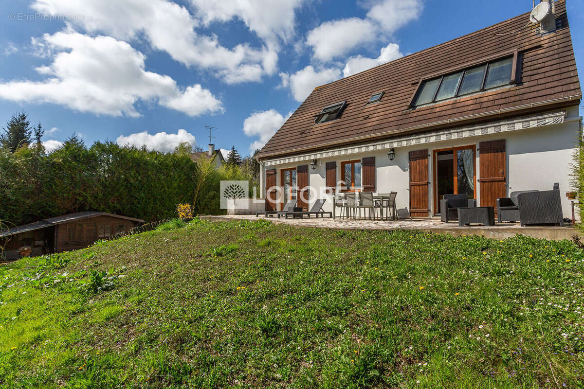 Maison à VARENNES-JARCY