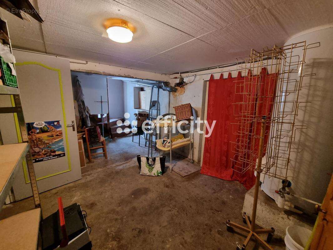 Maison à LE MALZIEU-VILLE