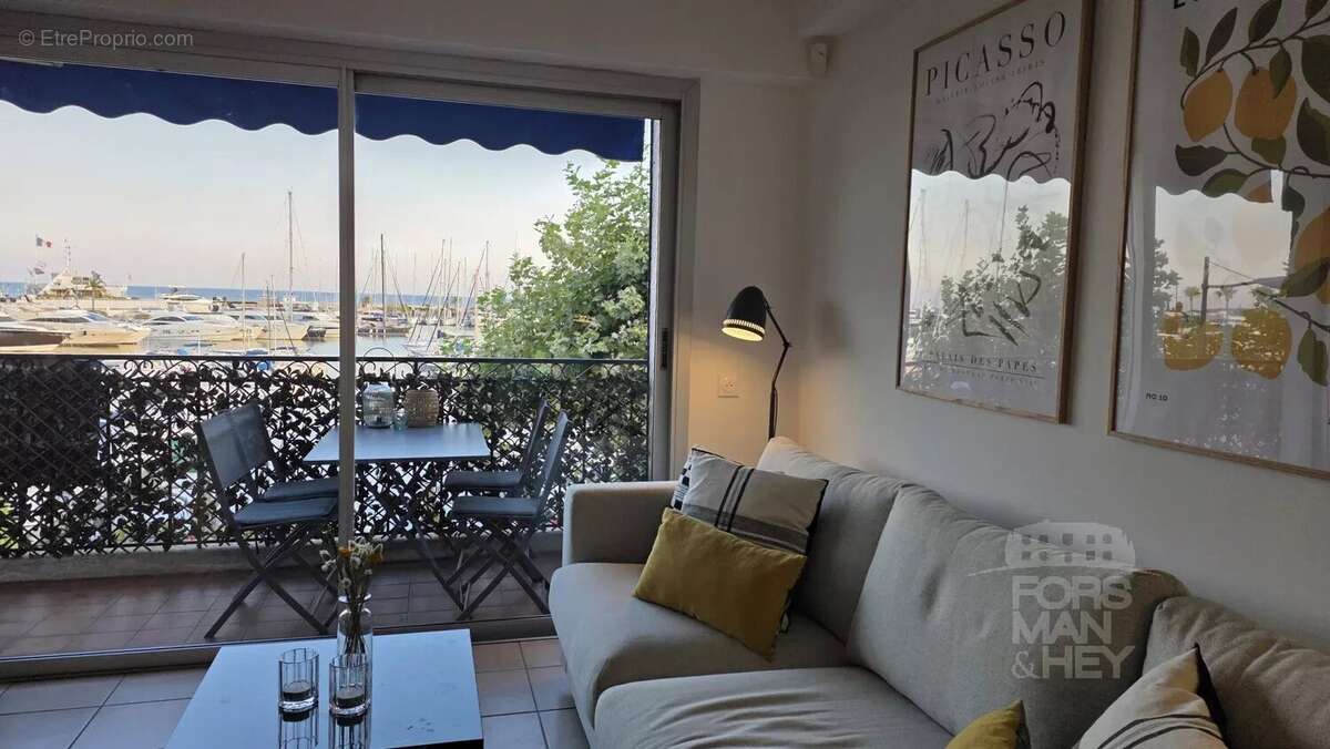 Golfe-Juan: Appartement en front de mer - photo 3