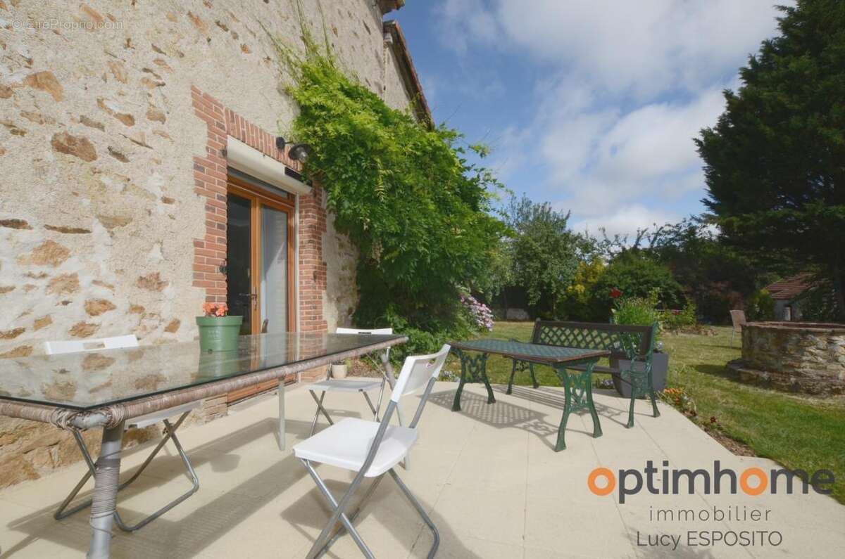  Spacieuse maison de campagne aux multiples possibilités – Saint-Christophe, Charente  - photo 48
