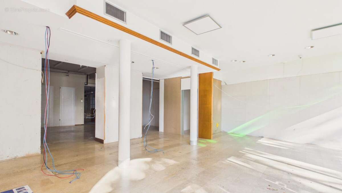 Commerce à SAINT-CERE