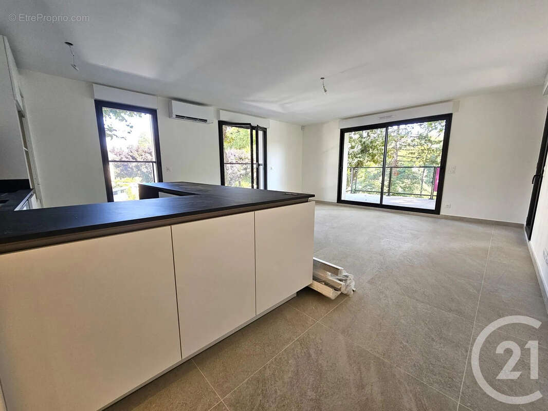 Appartement à SAINT-MAUR-DES-FOSSES