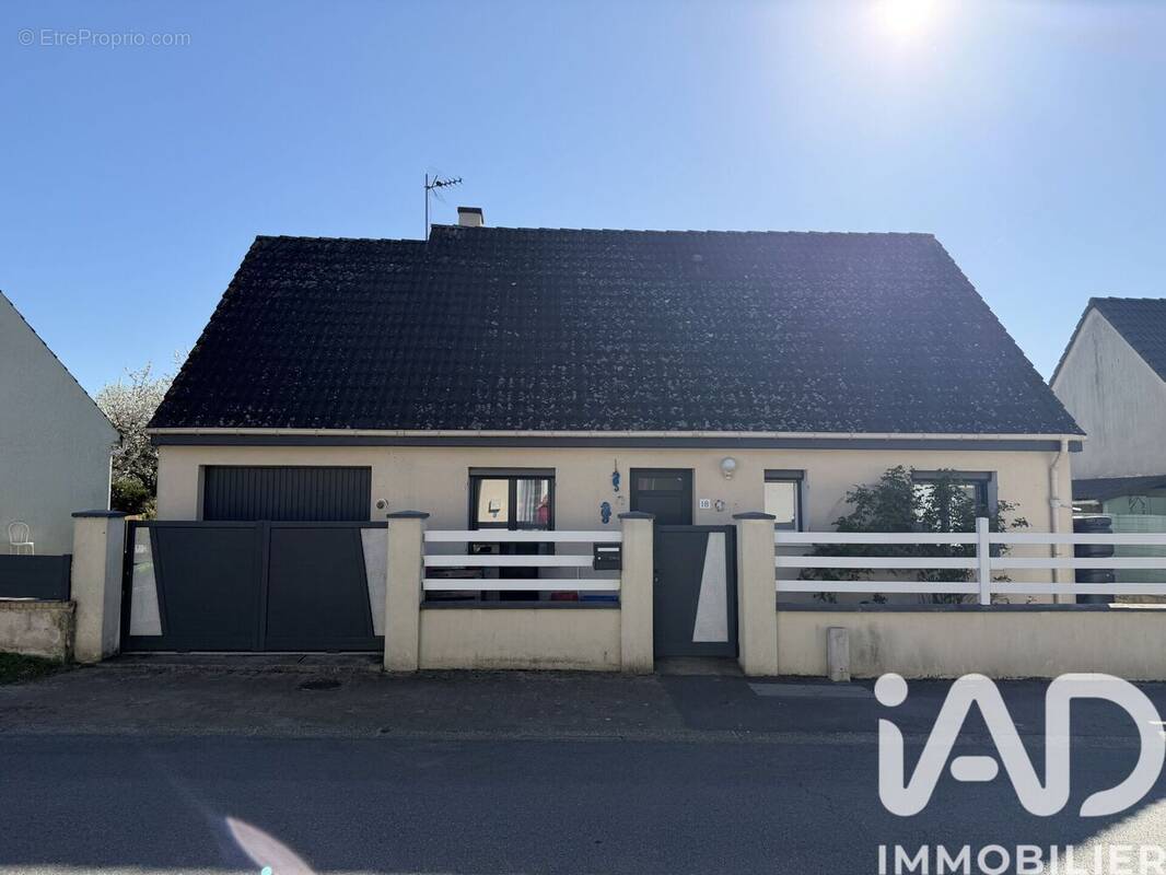 Photo 1 - Maison à SAINT-MARTIN-LONGUEAU
