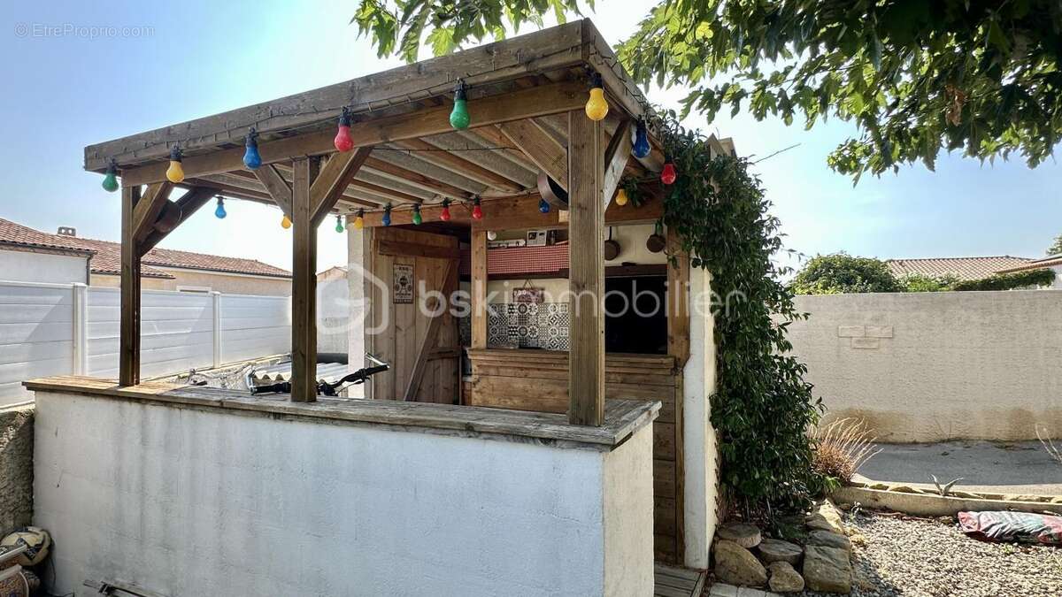 Villa plain-pied avec piscine et garage - photo 4