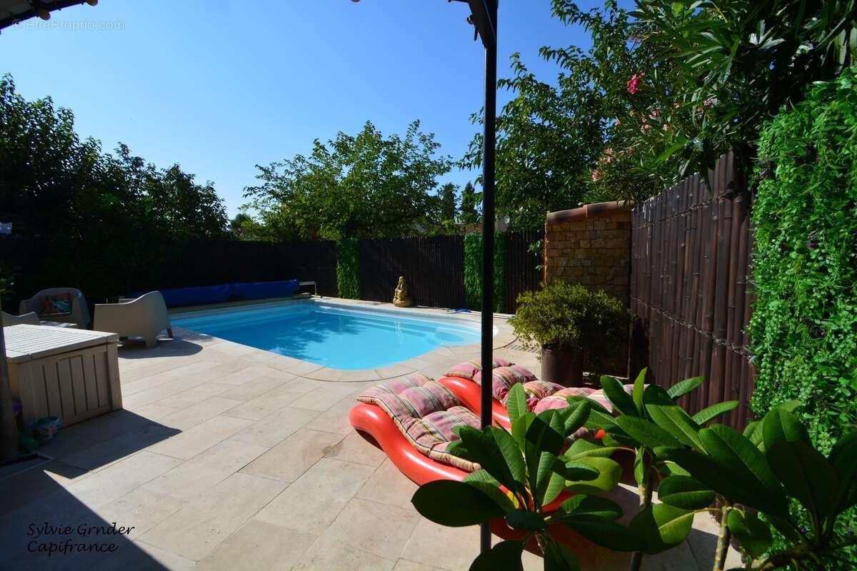Maison à vendre 4 pièces LANCON PROVENCE (13) avec jardin et piscine - photo 10
