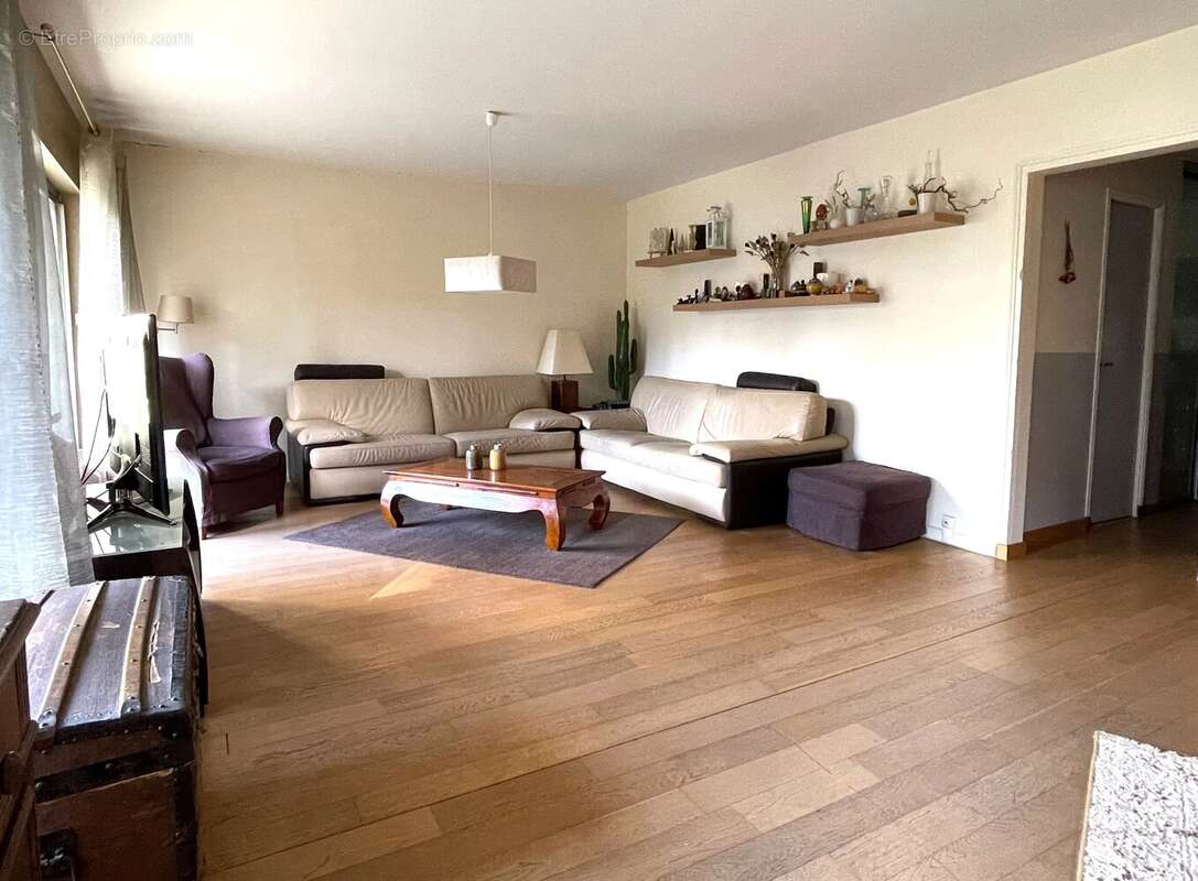 Appartement à VILLE-D'AVRAY