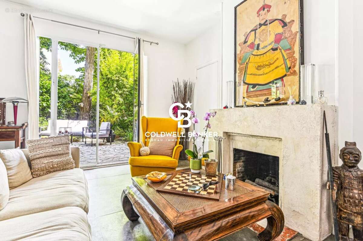 Appartement à NEUILLY-SUR-SEINE