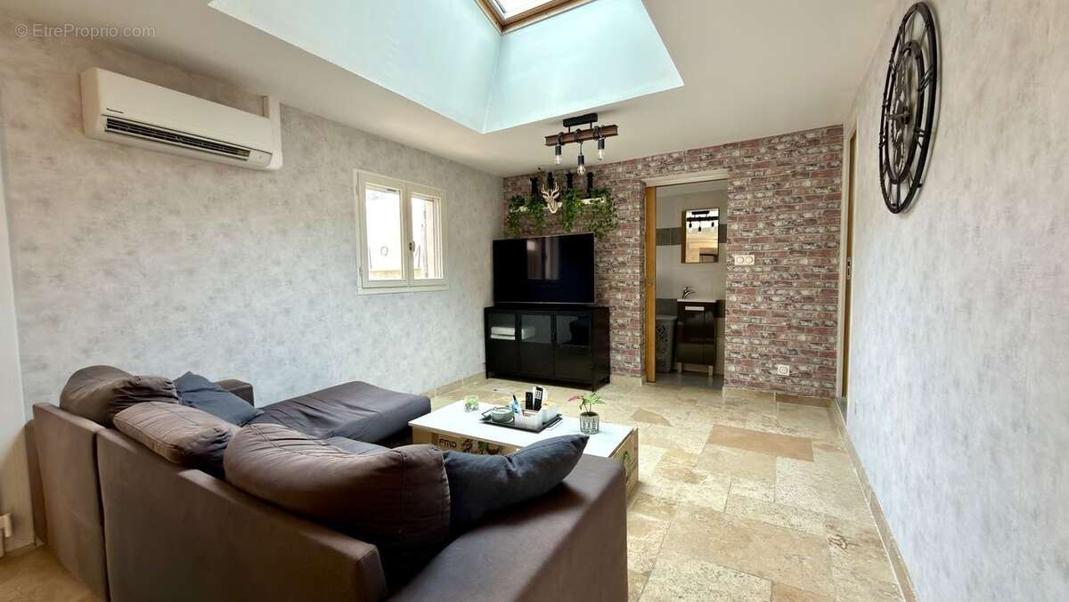 maison de type 3 ; terrasse ; piscine  - Maison à LA PENNE-SUR-HUVEAUNE