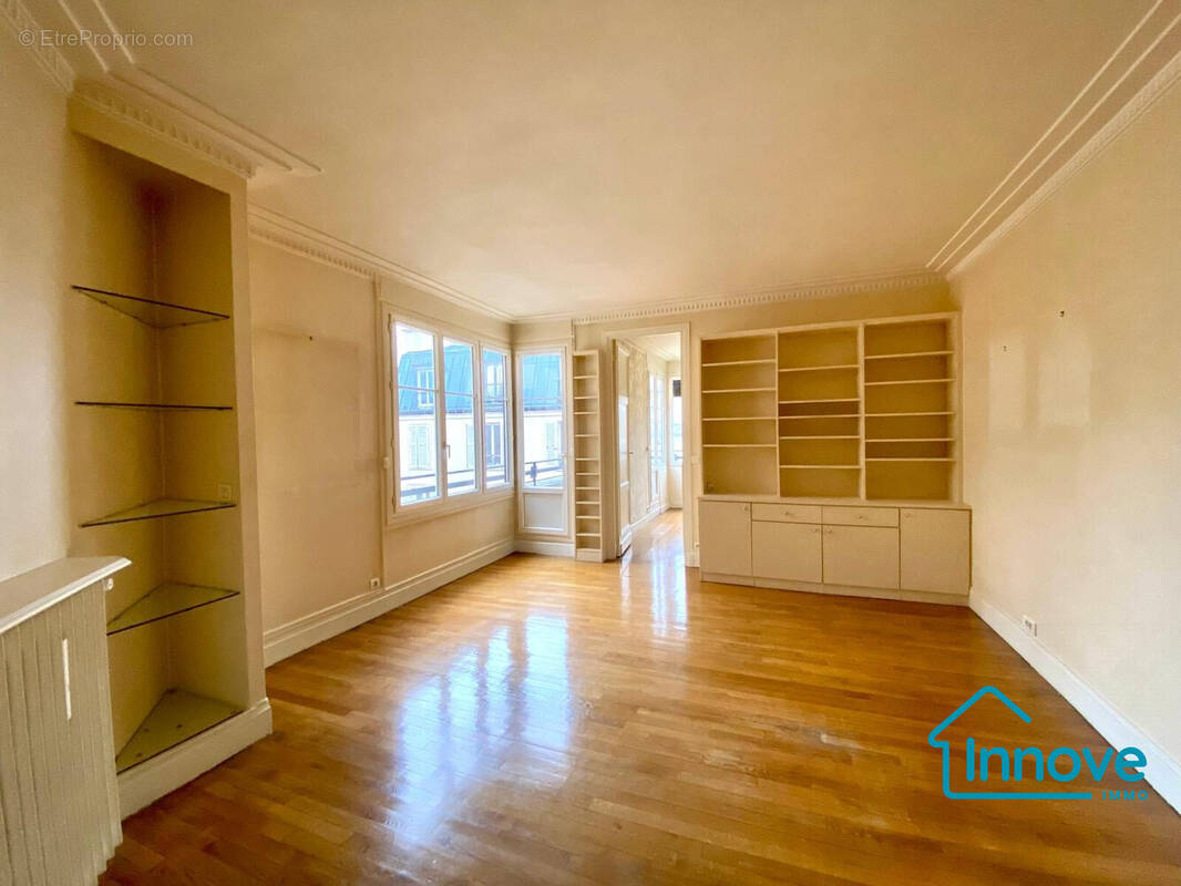 Appartement à PARIS-17E