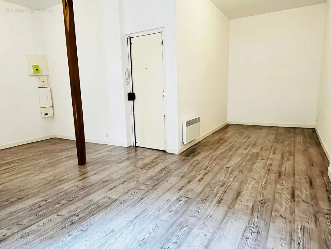 Appartement à MARSEILLE-1E