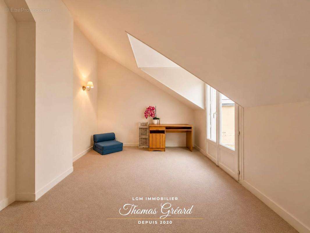 Maison ancienne 156 m² 4 chambres avec cour et balcon – Hyper centre Châteaudun - DPE en D - photo 6