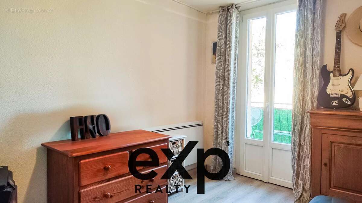 Appartement à VINS-SUR-CARAMY