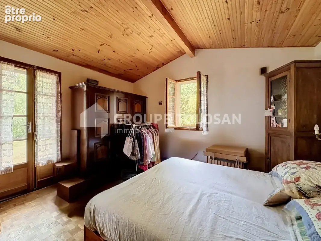 Maison 208 m² à Bourg-Saint-Bernard  - photo 8
