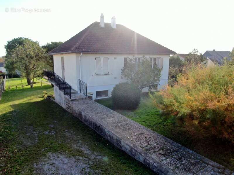 Maison avec possibilité de deux terrains constructibles - photo 3
