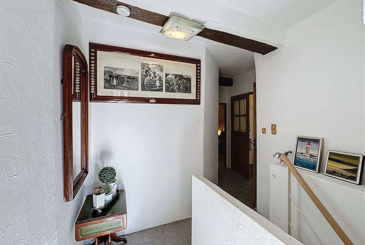 Maison de village de 175m2 avec terrasse. - photo 14