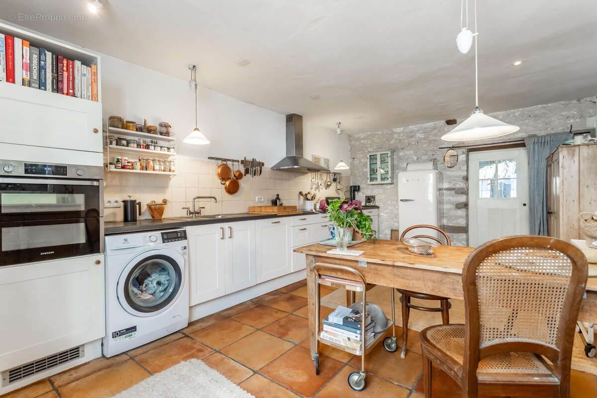 Maison à CASTELNAU-MONTRATIER