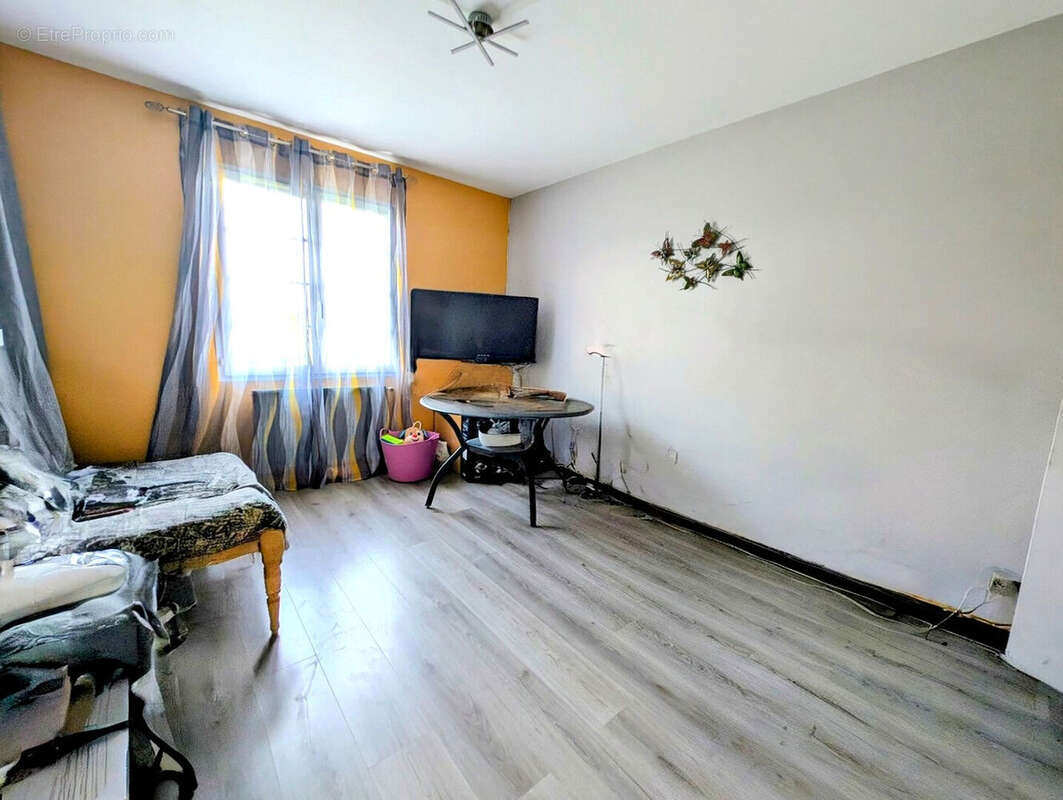 Maison à MONTREUIL-BELLAY