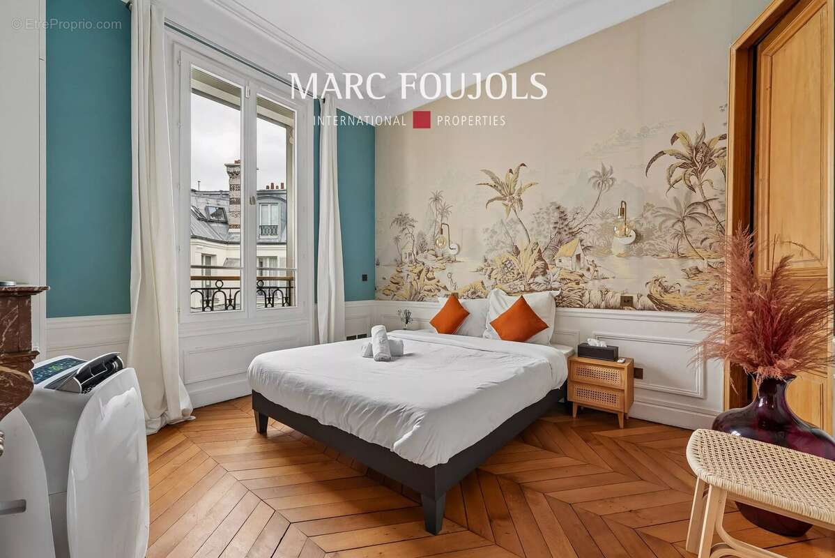 Appartement à PARIS-16E