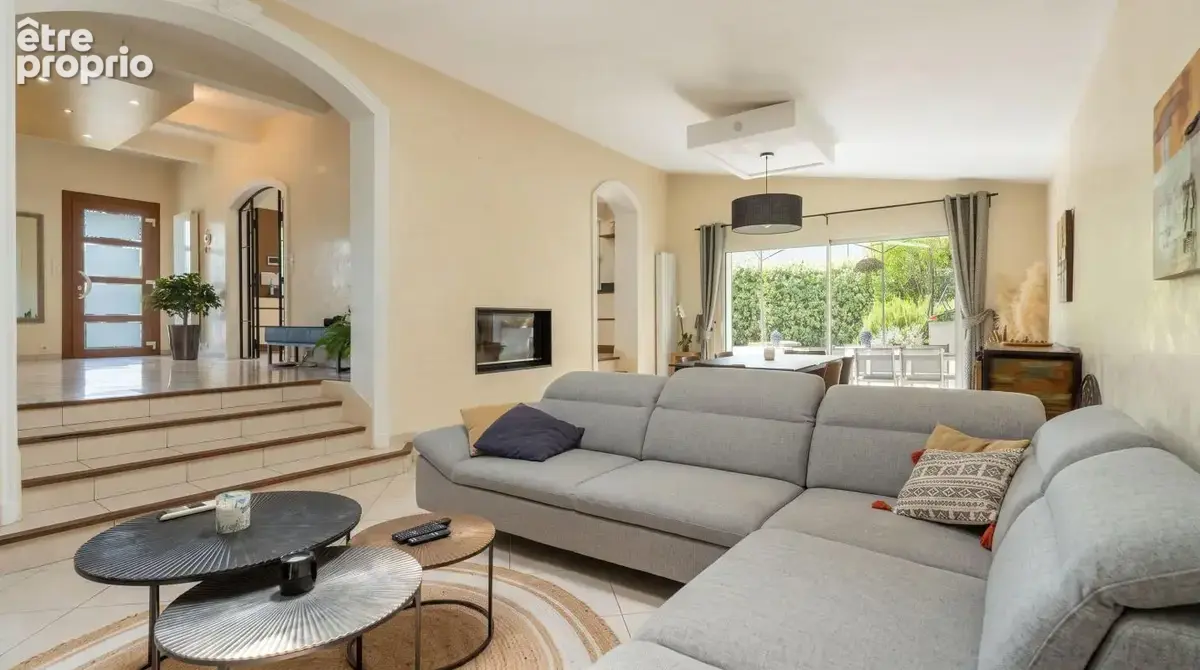 Villa d'exception - piscine - pool house - vue dominante - photo 9