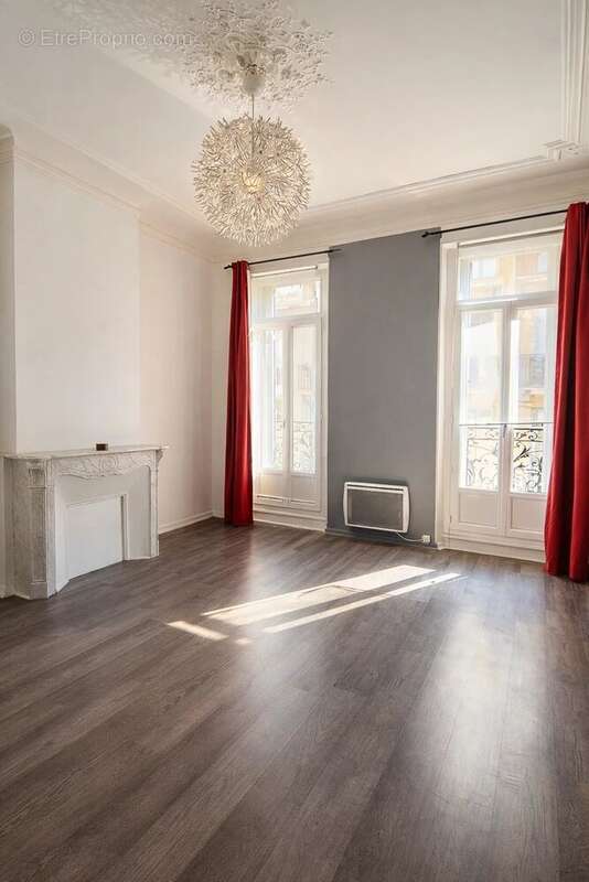 Appartement à MARSEILLE-4E