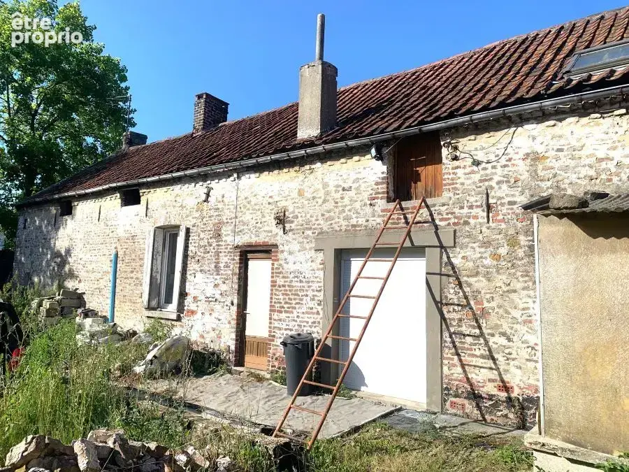 Centre du village, beau potentiel pour cette longère divisée en trois lots !! - photo 9
