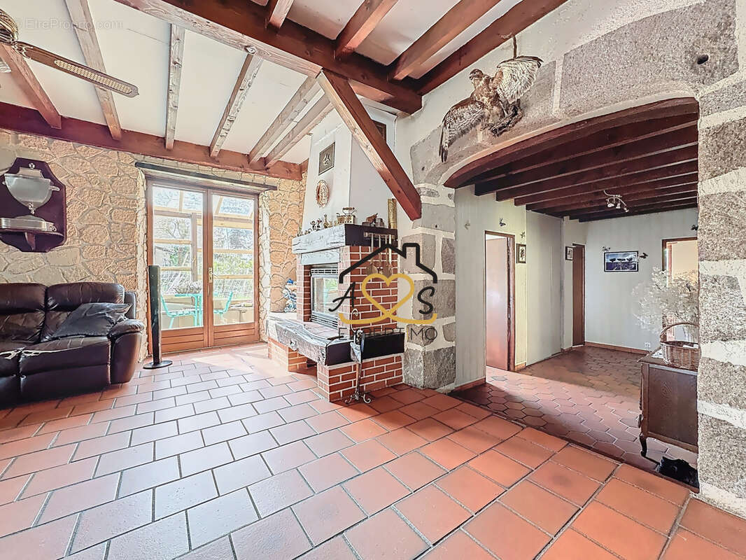 Maison à ISSERTEAUX