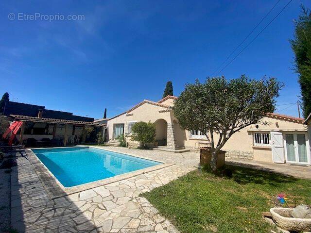 Maison à MAUGUIO