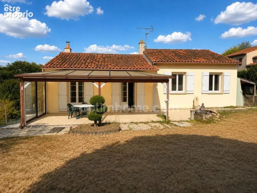 Maison à MORTAGNE-SUR-SEVRE
