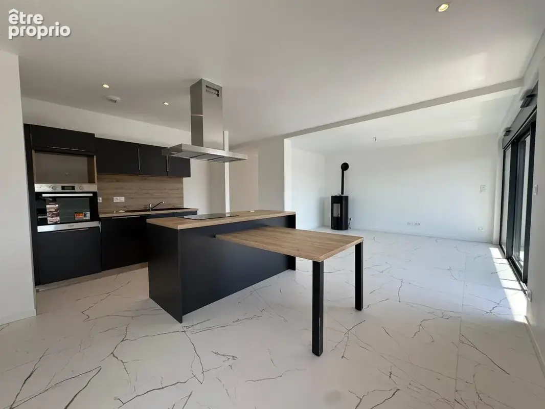 Appartement neuf au 1er étage avec balcon + 2 places de parking privatives. - photo 10