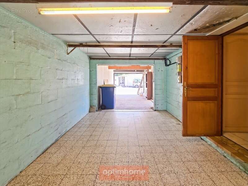Maison 98 m² 3 chambres veranda cave complete grand garage - photo 24