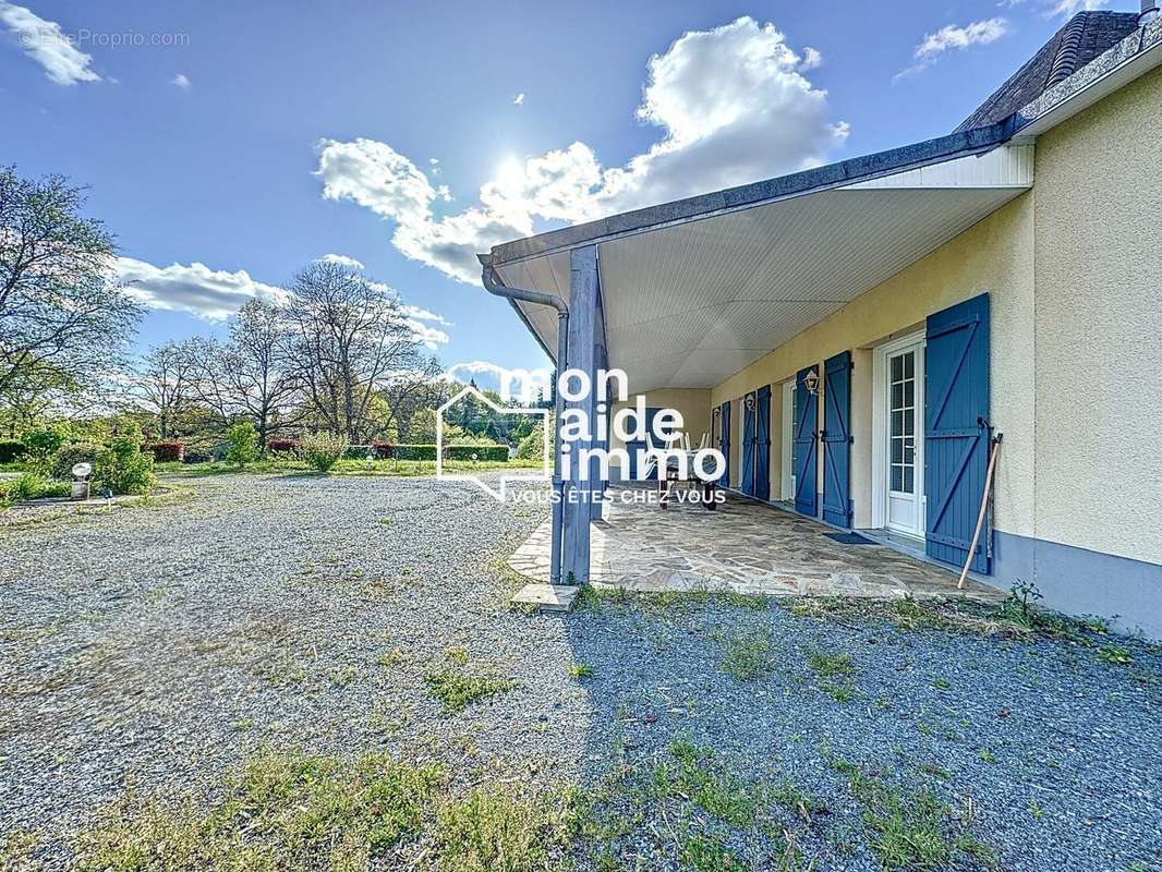 Maison à SAINT-PIERRE-DE-FRUGIE