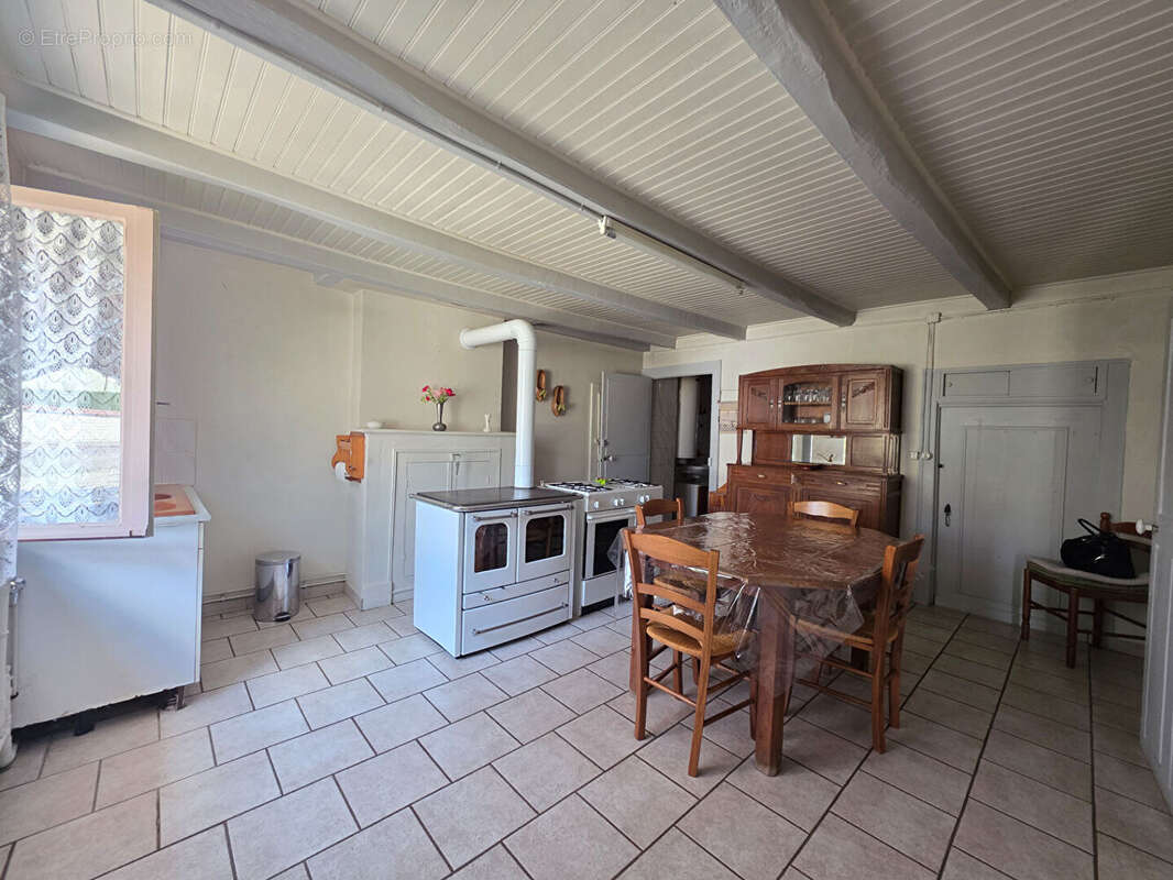 Maison à SAINT-SAUVEUR
