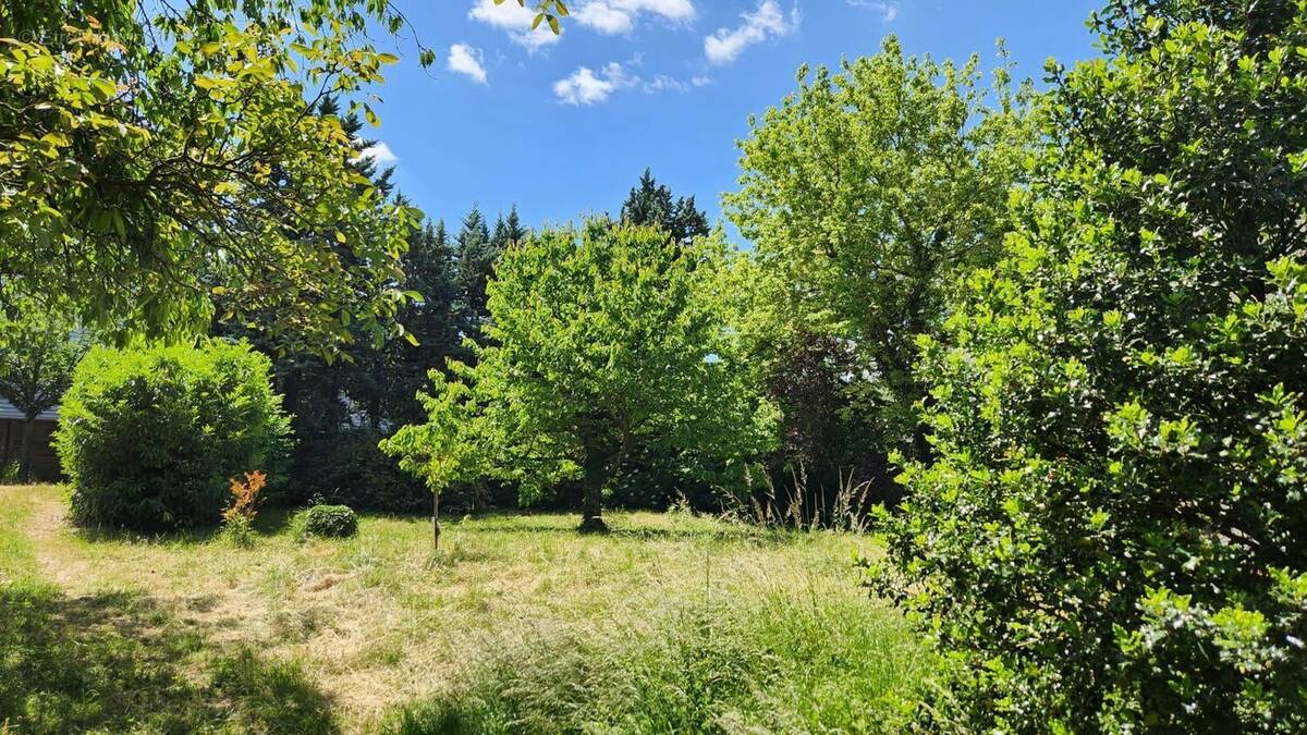 Terrain à VIRY-CHATILLON