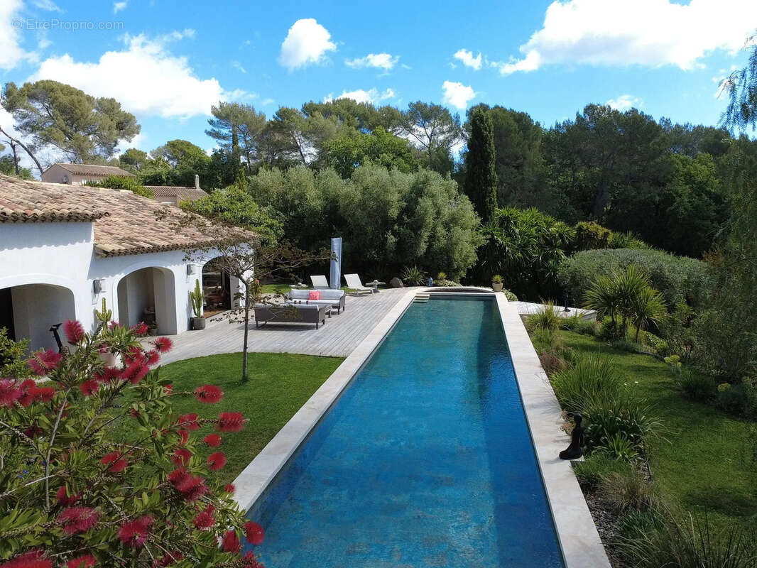 Maison à VALBONNE