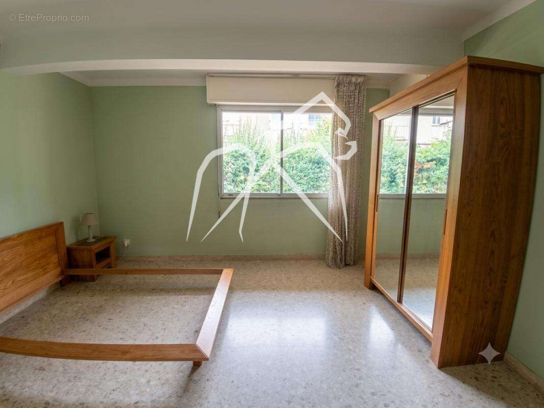 Rare à Montpellier Aiguerelles  Maison 8 pièces 230 m² avec piscine et terrain de 1 100 m²  fort potentiel – nombreux aménagemen - photo 12