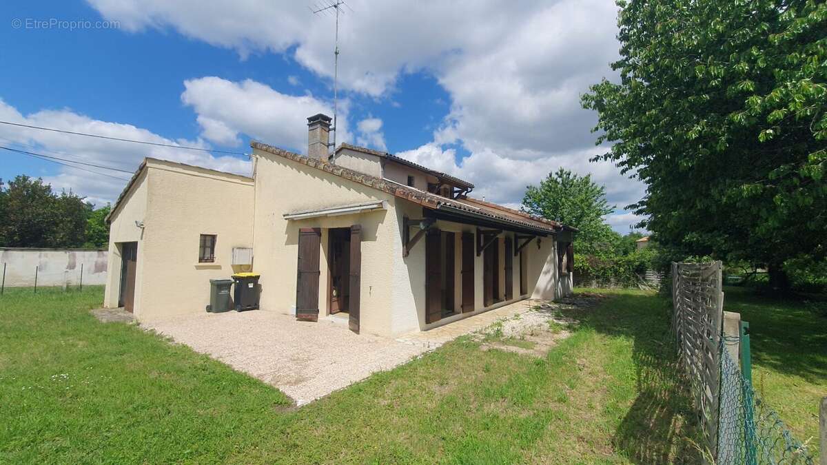 Maison 90 m² à Saint-Seurin-De-Prats  - photo 2