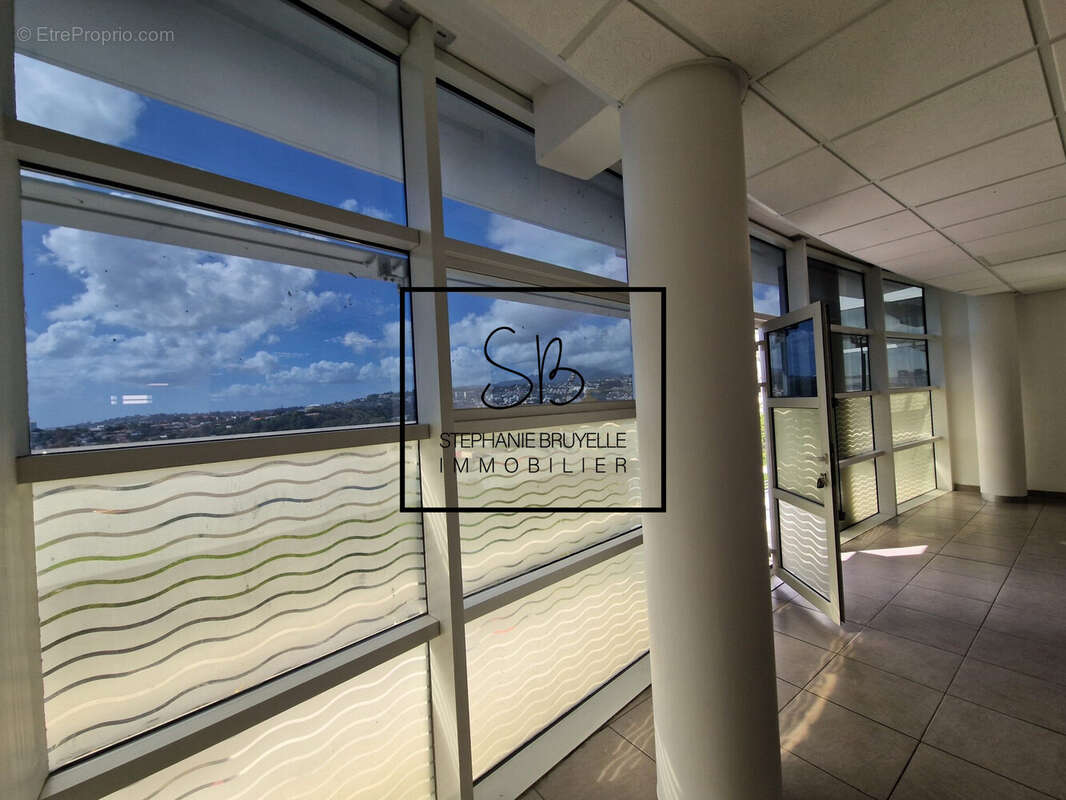 Commerce à FORT-DE-FRANCE