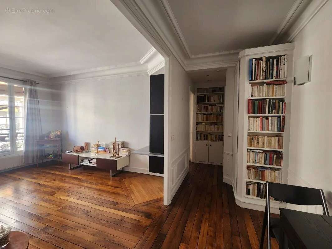 Appartement à PARIS-3E