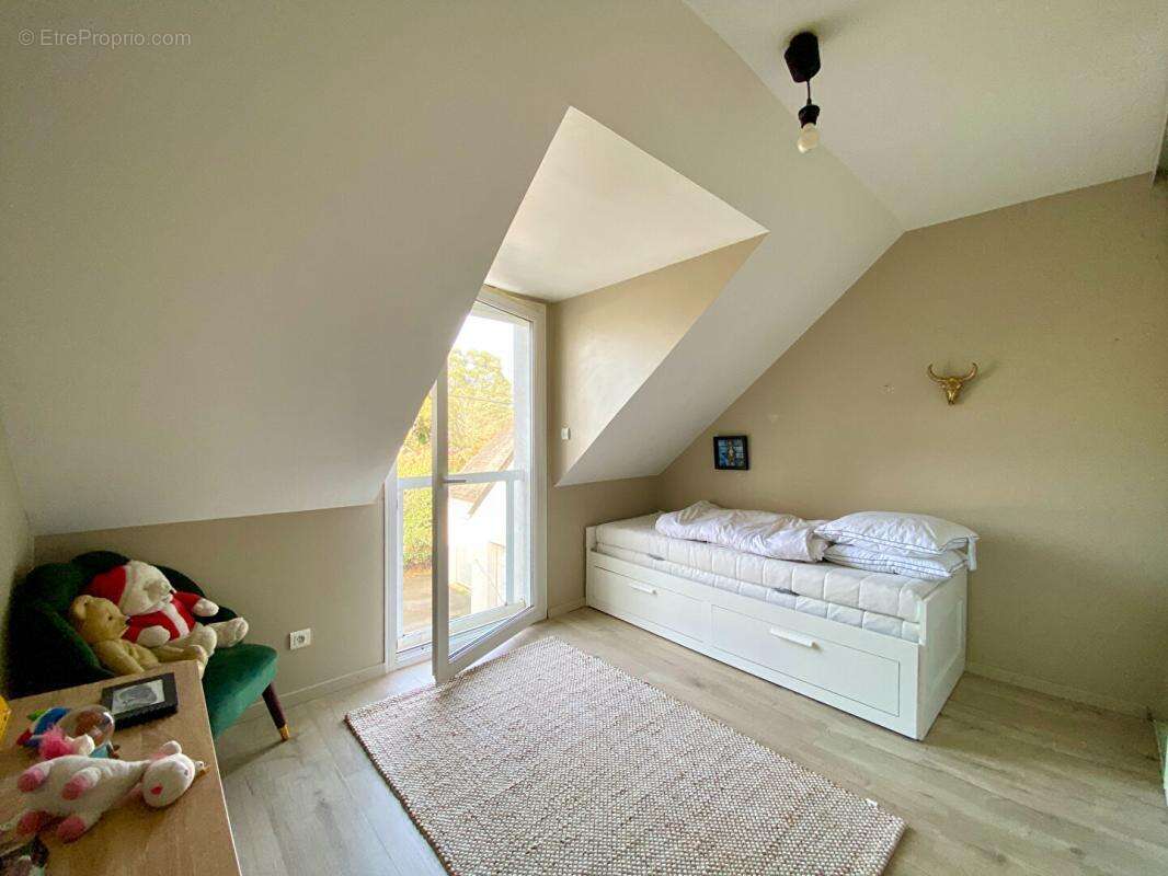 EXCLUSIVITE - Nouveauté Belle Maison Familiale Petit Mars 6 pièce(s) - 143 m2 au sol - Espace Piscine Intérieure 82 M2 - photo 15